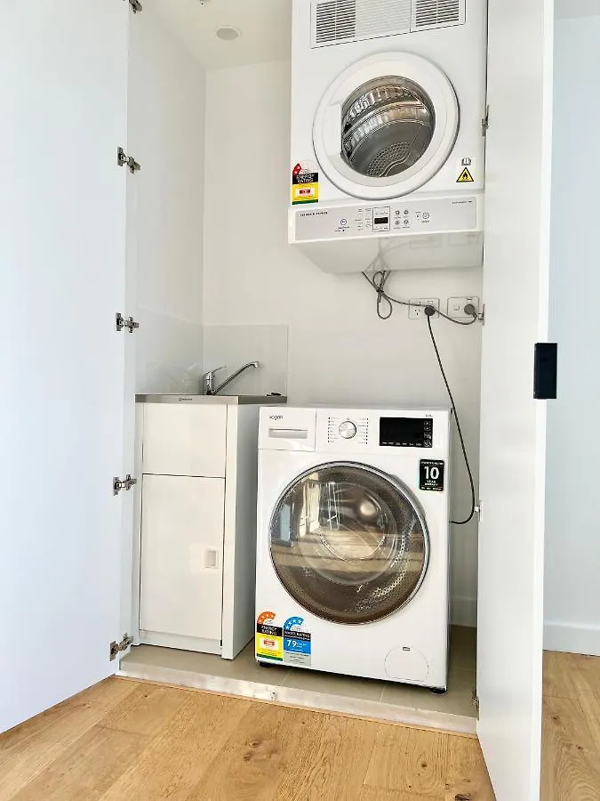 2 Bedroom Cozy Apartment, Brisbane1Towers, South Brisbane 0*,